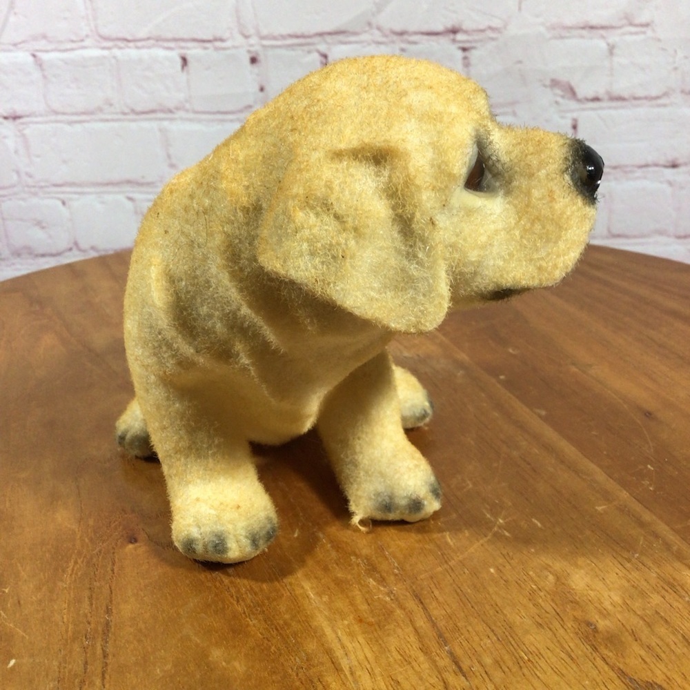 Flocked Yellow Lab Dog Sitting Figurine - Picture 2 of 7